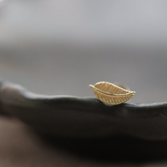 10K Solid Gold "Autumnal Grace" Light Leaf earrings Yellow, White and Rose gold - Picture 6 of 6